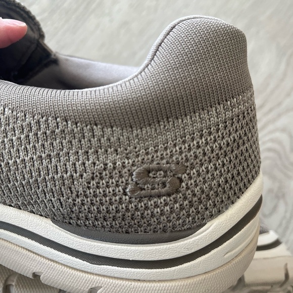 Skechers, Size 10 1/2 Men's Casual Walking  Slip-On Shoe Sneaker Comfort Taupe - Picture 7 of 11